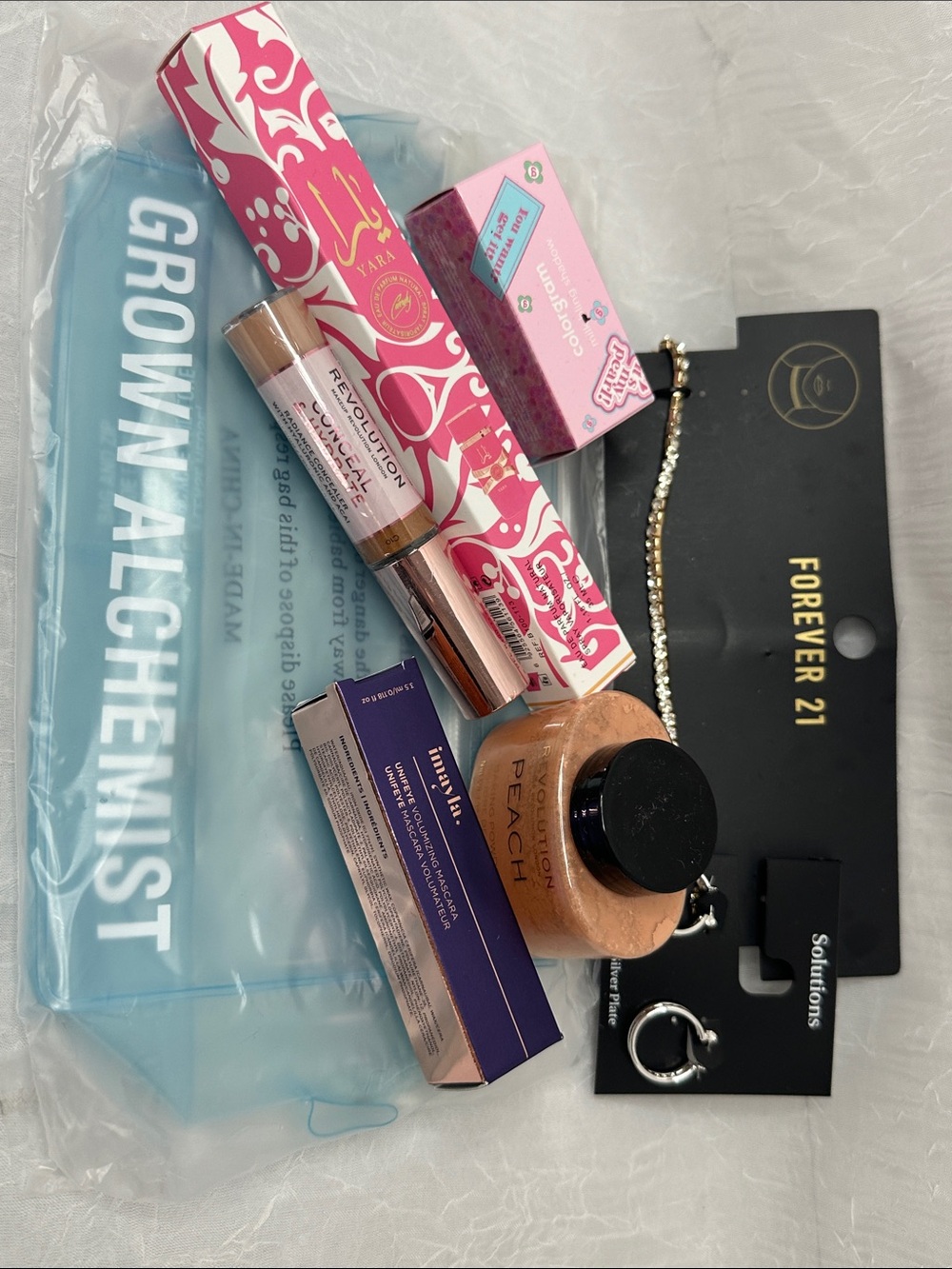 Beauty bundle; imayla mascara,revolution concealer & baknf, colorgram shadow +++